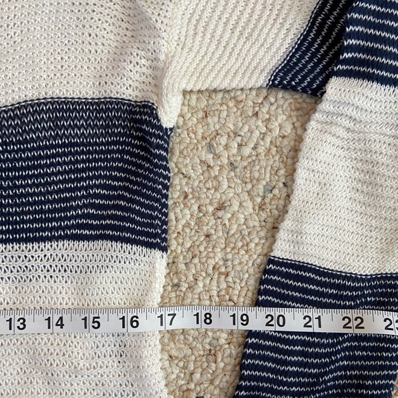 Levi’s Striped Sweater - Picture 5 of 8